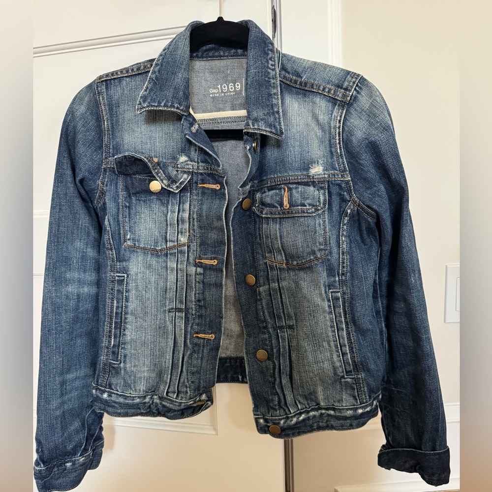 GAP Blue Denim 1969 distressed Denim Jean Jacket